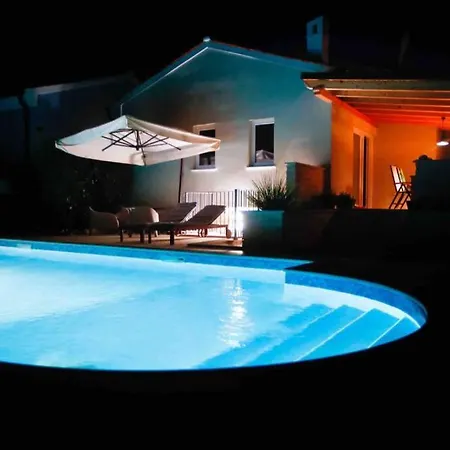 Casa Ro-ma, Seaside With A Heated Pool